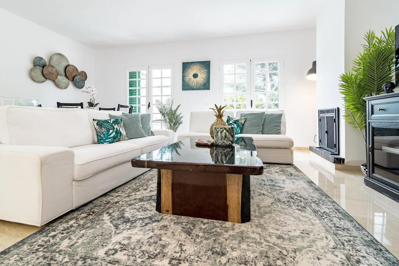 Charming And Modern 3-Bedroom Duplex In Aloha Pueblo With Mountain Views Marbella Holiday home
