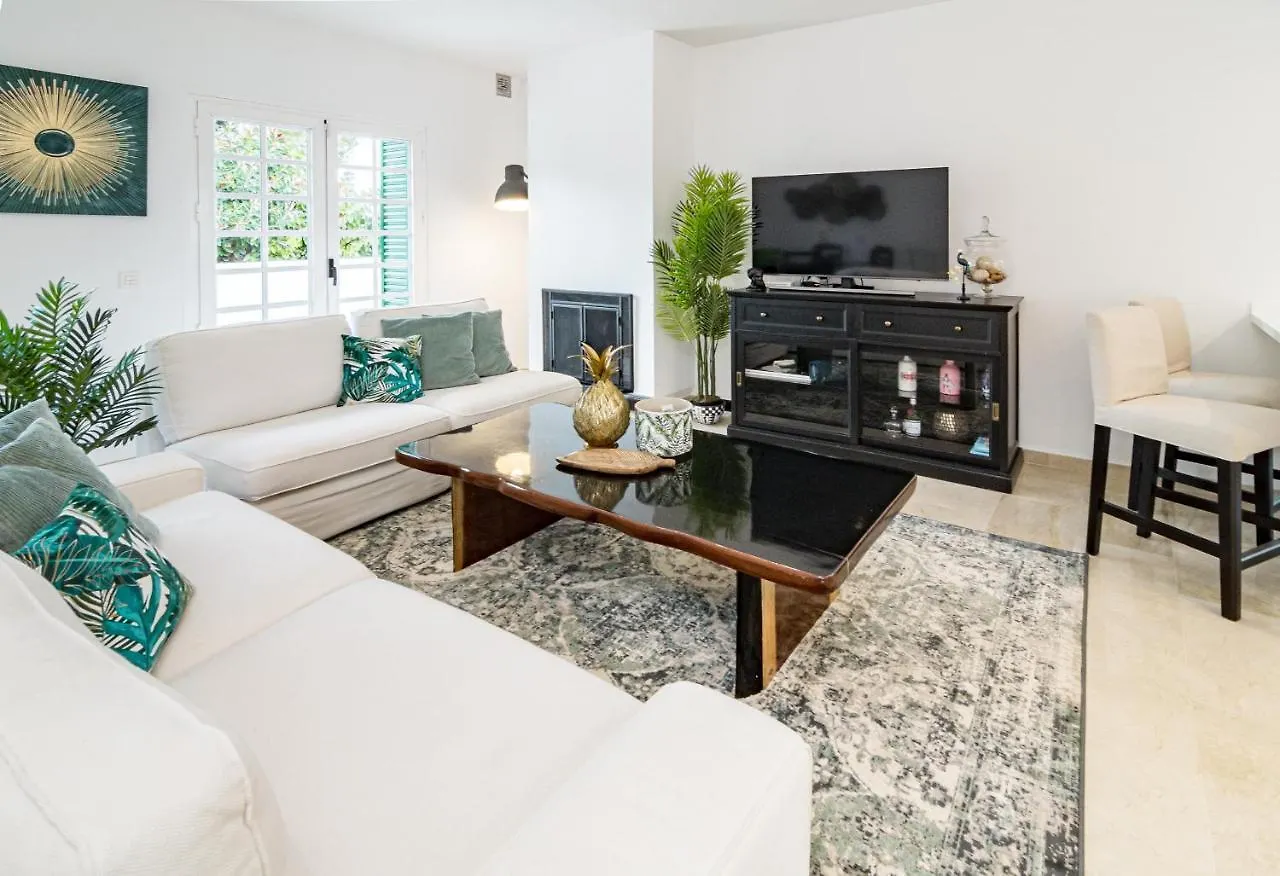 Charming And Modern 3-Bedroom Duplex In Aloha Pueblo With Mountain Views Marbella 0*,