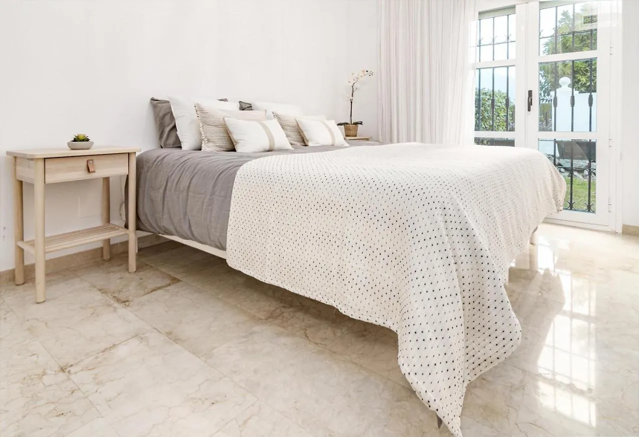 Charming And Modern 3-Bedroom Duplex In Aloha Pueblo With Mountain Views Marbella