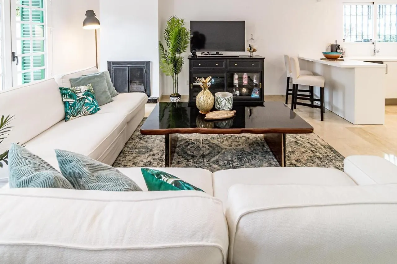 Charming And Modern 3-Bedroom Duplex In Aloha Pueblo With Mountain Views Marbella