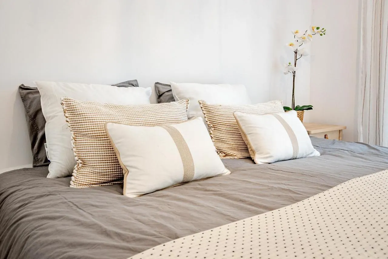 Charming And Modern 3-Bedroom Duplex In Aloha Pueblo With Mountain Views Marbella Holiday home
