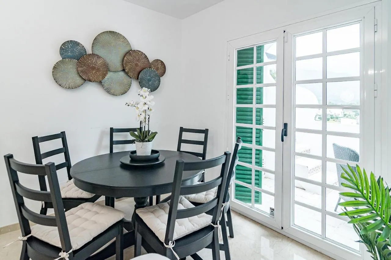 Charming And Modern 3-Bedroom Duplex In Aloha Pueblo With Mountain Views Marbella Holiday home
