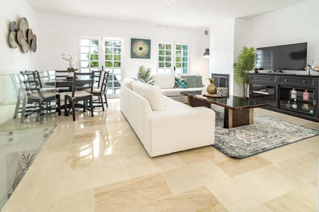 Charming And Modern 3-Bedroom Duplex In Aloha Pueblo With Mountain Views Marbella 0*,