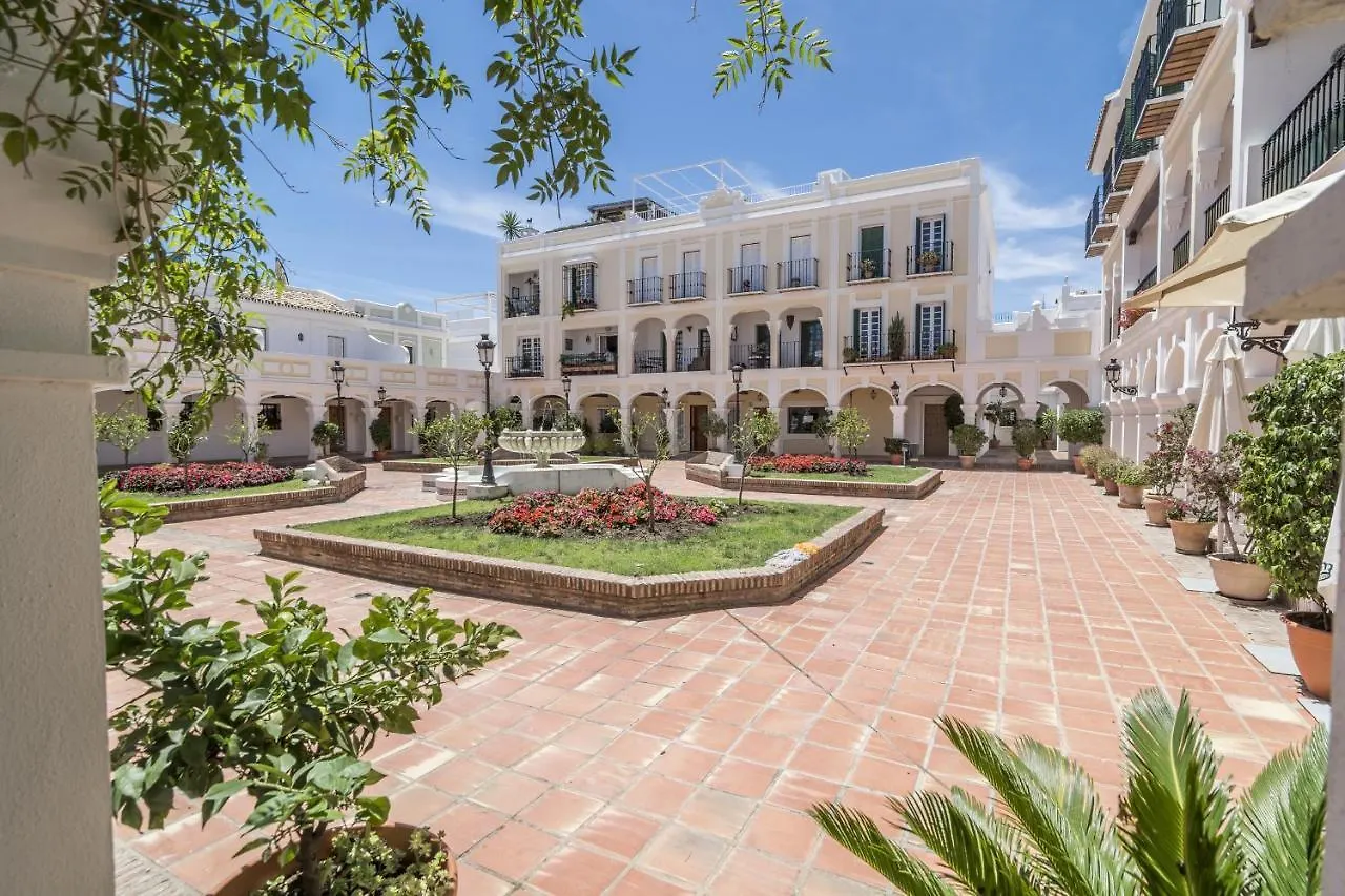 Charming And Modern 3-Bedroom Duplex In Aloha Pueblo With Mountain Views Marbella