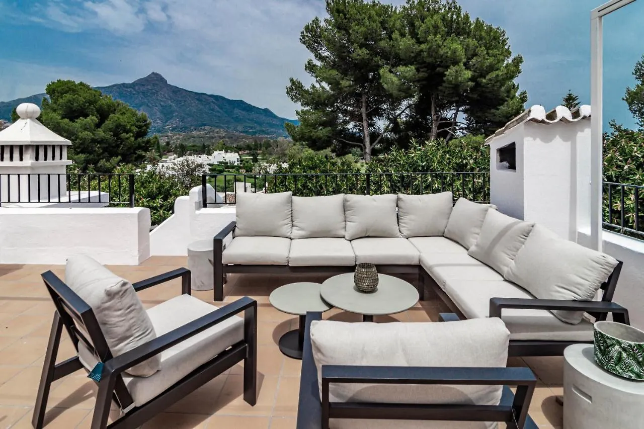 Charming And Modern 3-Bedroom Duplex In Aloha Pueblo With Mountain Views Marbella