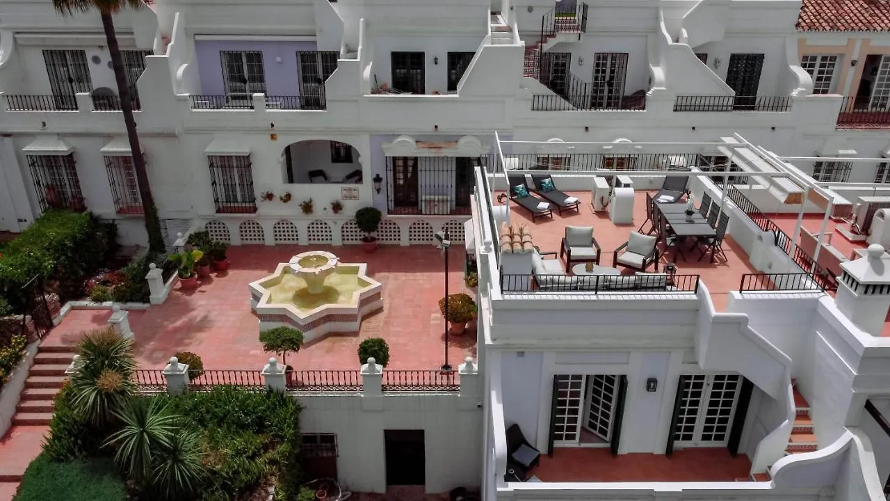 Charming And Modern 3-Bedroom Duplex In Aloha Pueblo With Mountain Views Marbella