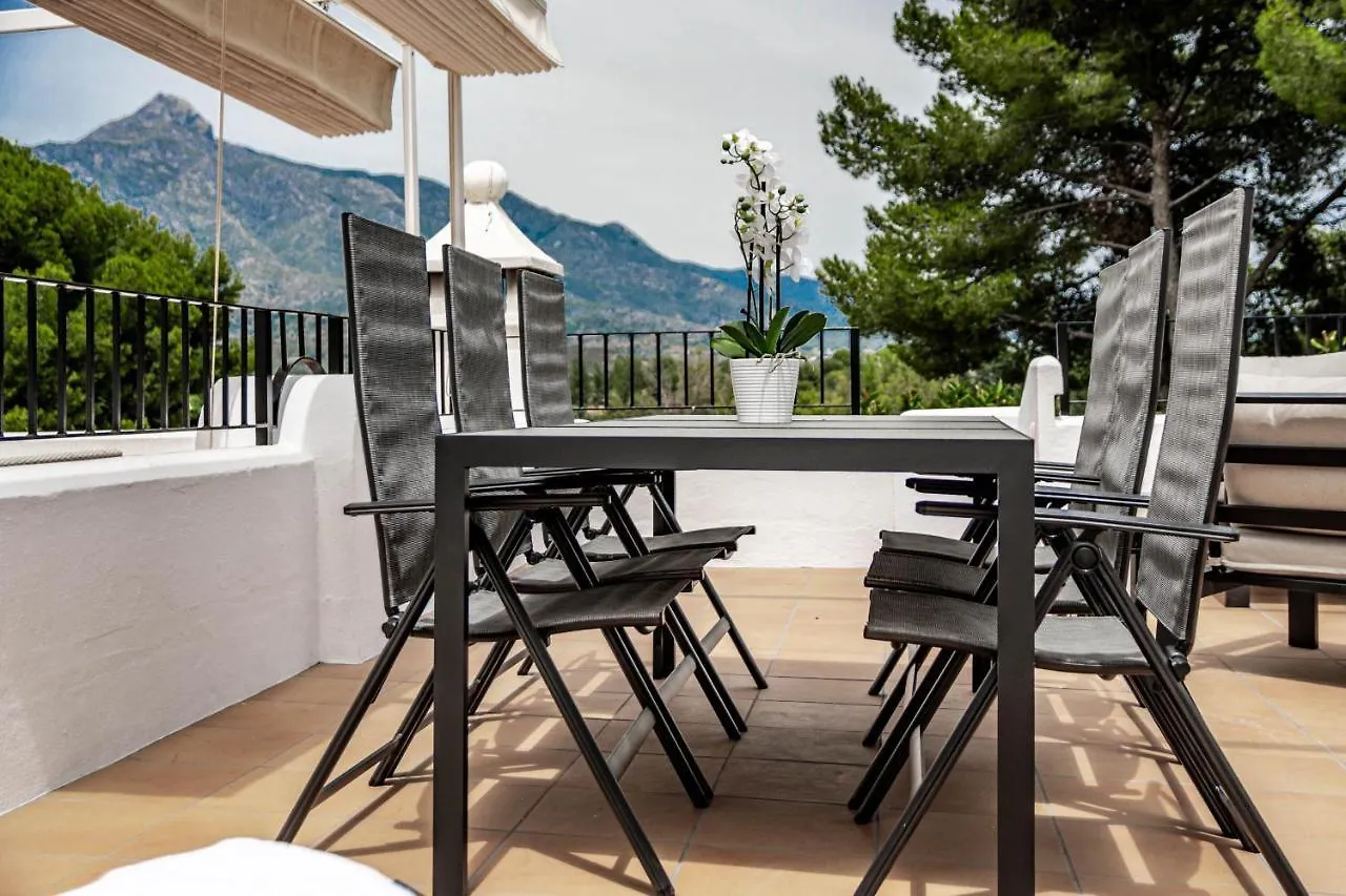 Charming And Modern 3-Bedroom Duplex In Aloha Pueblo With Mountain Views Marbella Holiday home