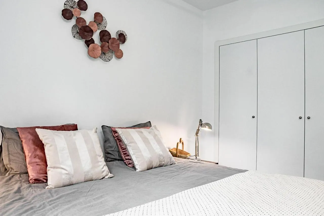 Charming And Modern 3-Bedroom Duplex In Aloha Pueblo With Mountain Views Μαρμπέλλα 0*,  Ισπανία